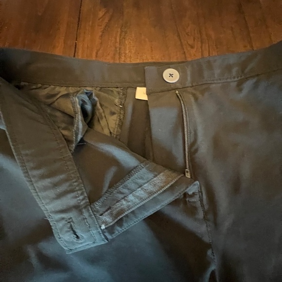 Weekends by Chicos Black Crop Pants, Cargo Pocket, Size Large, Chicos 2 - Picture 2 of 10